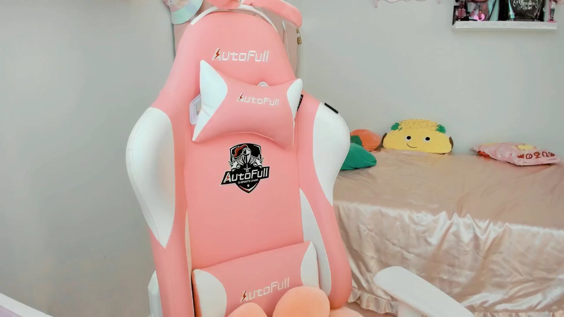 Gallery image thumbnail from Cherrycute666's myfreecams stream on, 02/02/2025, 16:51 image 7 of 20