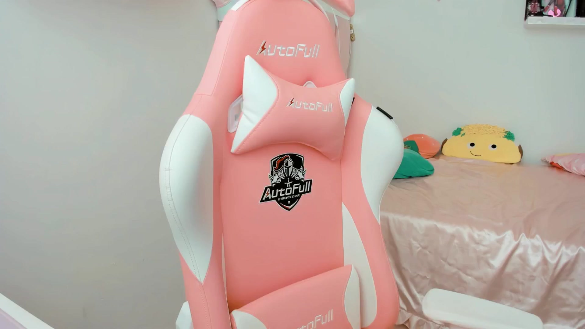 Gallery image thumbnail from Cherrycute666's myfreecams stream on, 02/02/2025, 17:32 image 11 of 20