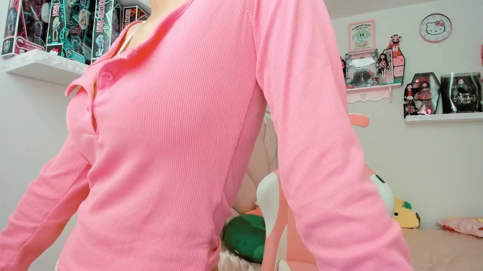 Gallery image thumbnail from Cherrycute666's myfreecams stream on, 02/02/2025, 17:32 image 18 of 20