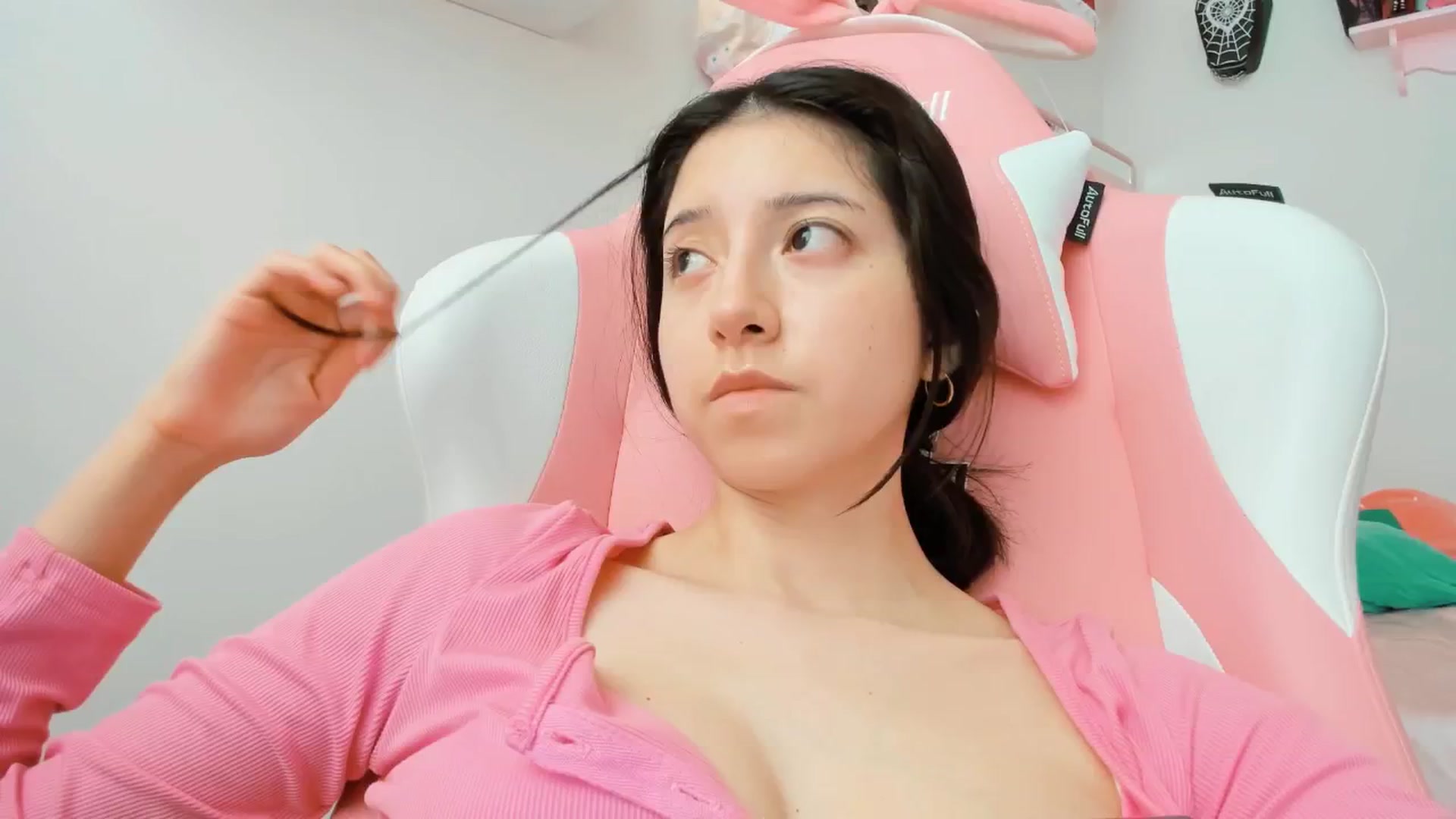 Gallery image thumbnail from Cherrycute666's myfreecams stream on, 02/02/2025, 17:32 image 7 of 20
