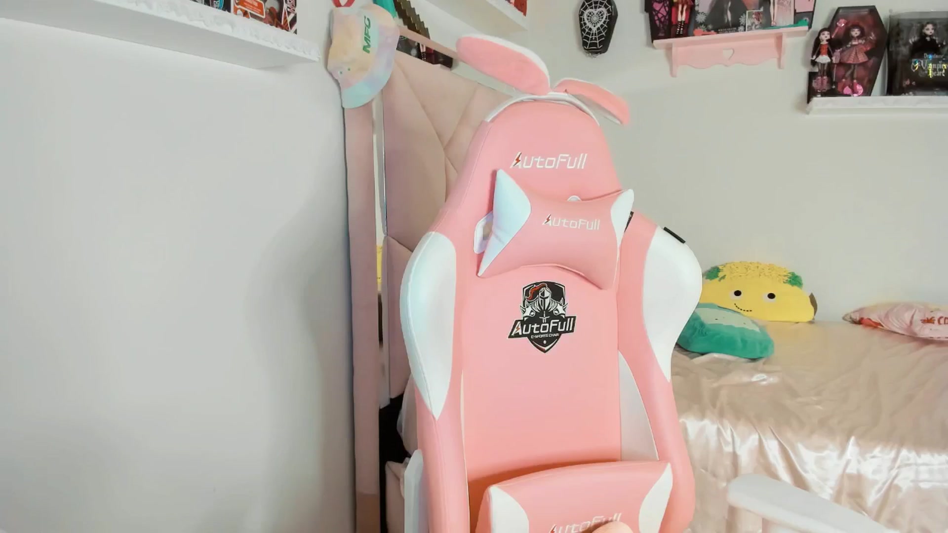 Gallery image thumbnail from Cherrycute666's myfreecams stream on, 02/03/2025, 06:11 image 18 of 20