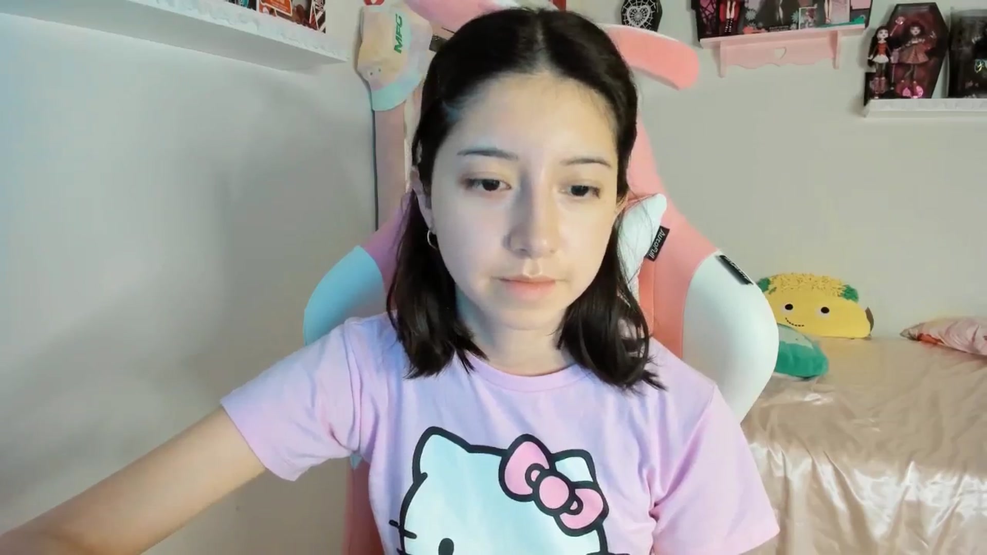 Gallery image thumbnail from Cherrycute666's myfreecams stream on, 02/03/2025, 06:11 image 5 of 20