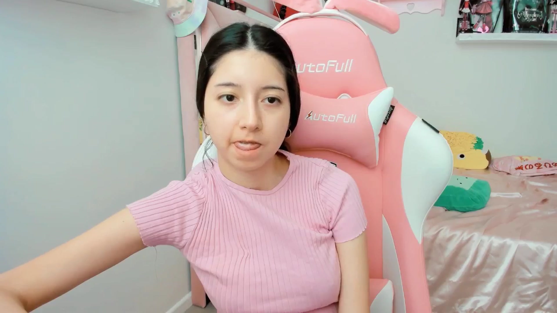 Gallery image thumbnail from Cherrycute666's myfreecams stream on, 02/03/2025, 18:05 image 18 of 20