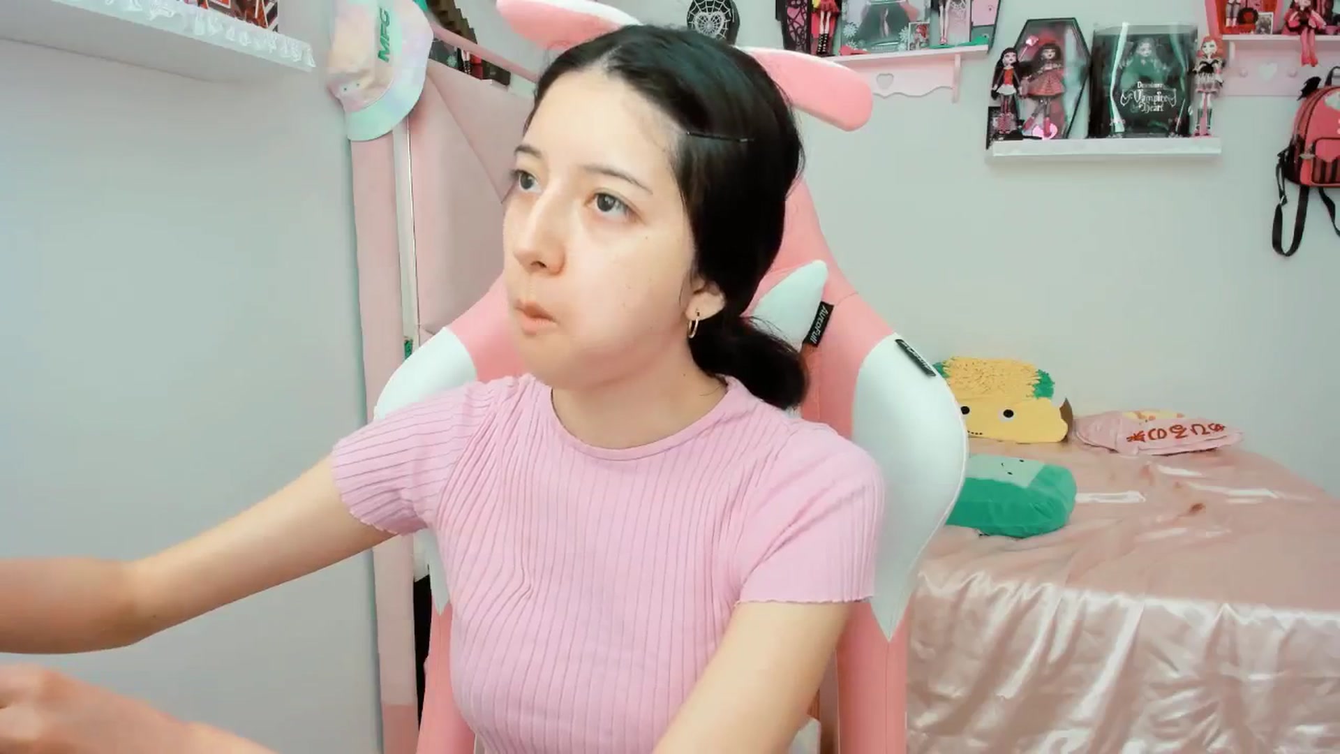 Gallery image thumbnail from Cherrycute666's myfreecams stream on, 02/03/2025, 18:05 image 9 of 20
