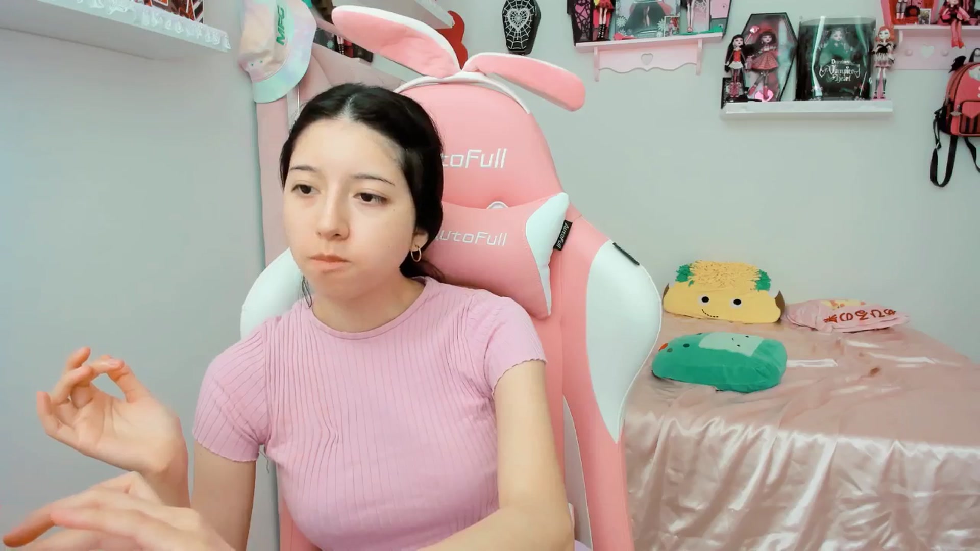 Gallery image thumbnail from Cherrycute666's myfreecams stream on, 02/03/2025, 18:05 image 10 of 20