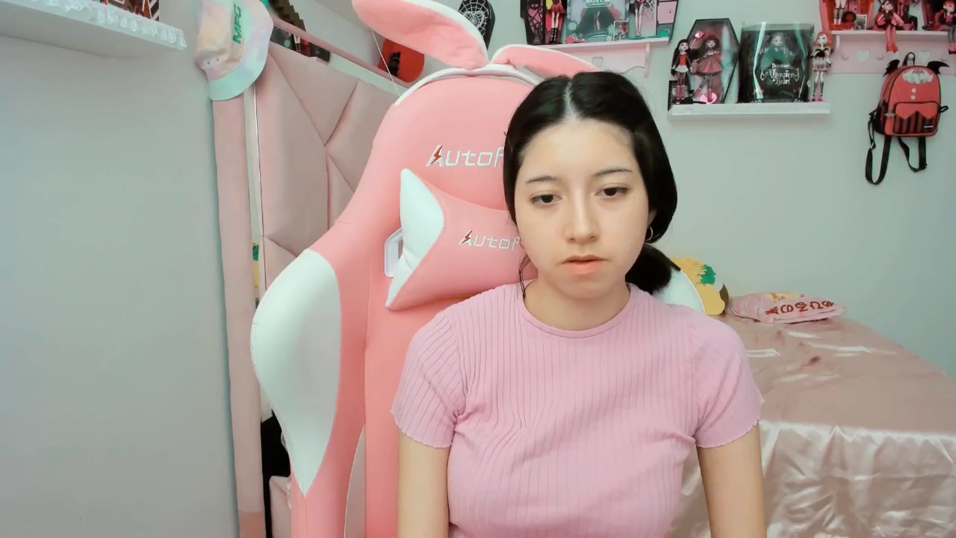 Gallery image thumbnail from Cherrycute666's myfreecams stream on, 02/03/2025, 18:05 image 12 of 20