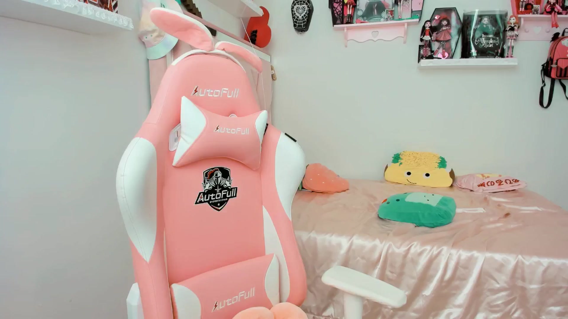 Gallery image thumbnail from Cherrycute666's myfreecams stream on, 02/03/2025, 18:05 image 8 of 20