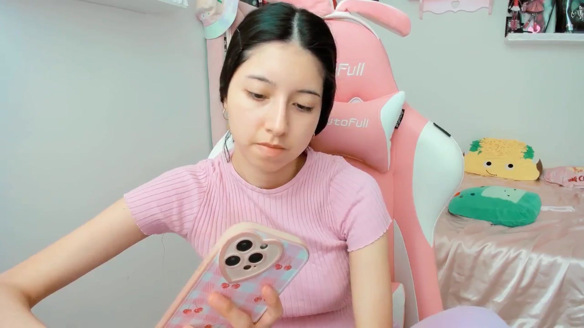 Gallery image thumbnail from Cherrycute666's myfreecams stream on, 02/03/2025, 18:05 image 20 of 20