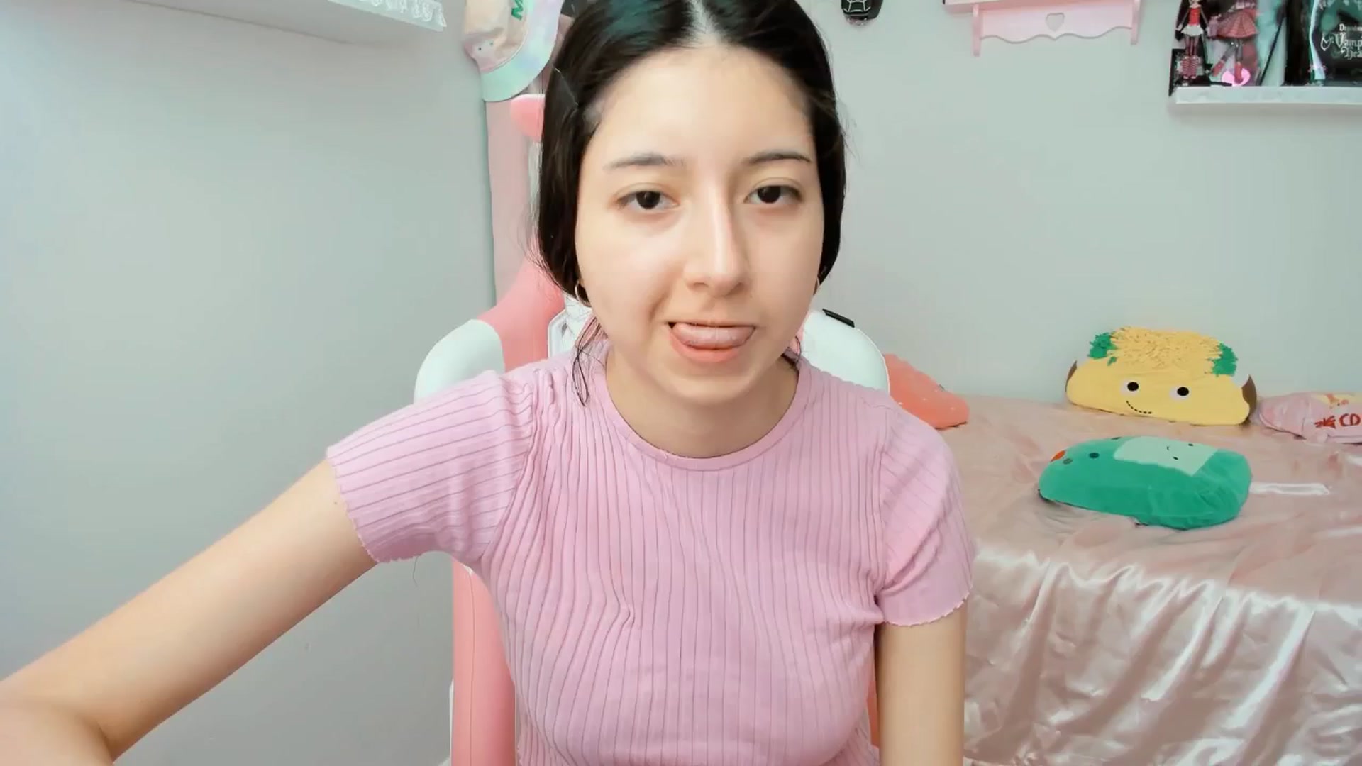 Gallery image thumbnail from Cherrycute666's myfreecams stream on, 02/03/2025, 18:29 image 20 of 20