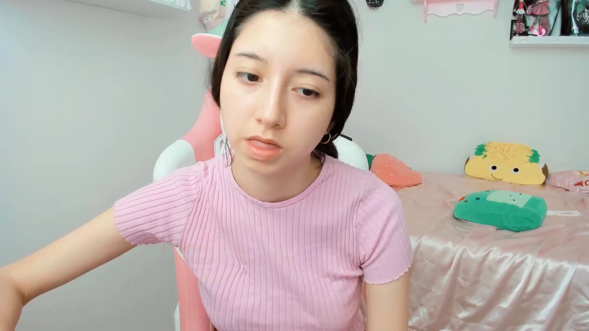 Gallery image thumbnail from Cherrycute666's myfreecams stream on, 02/03/2025, 18:29 image 13 of 20