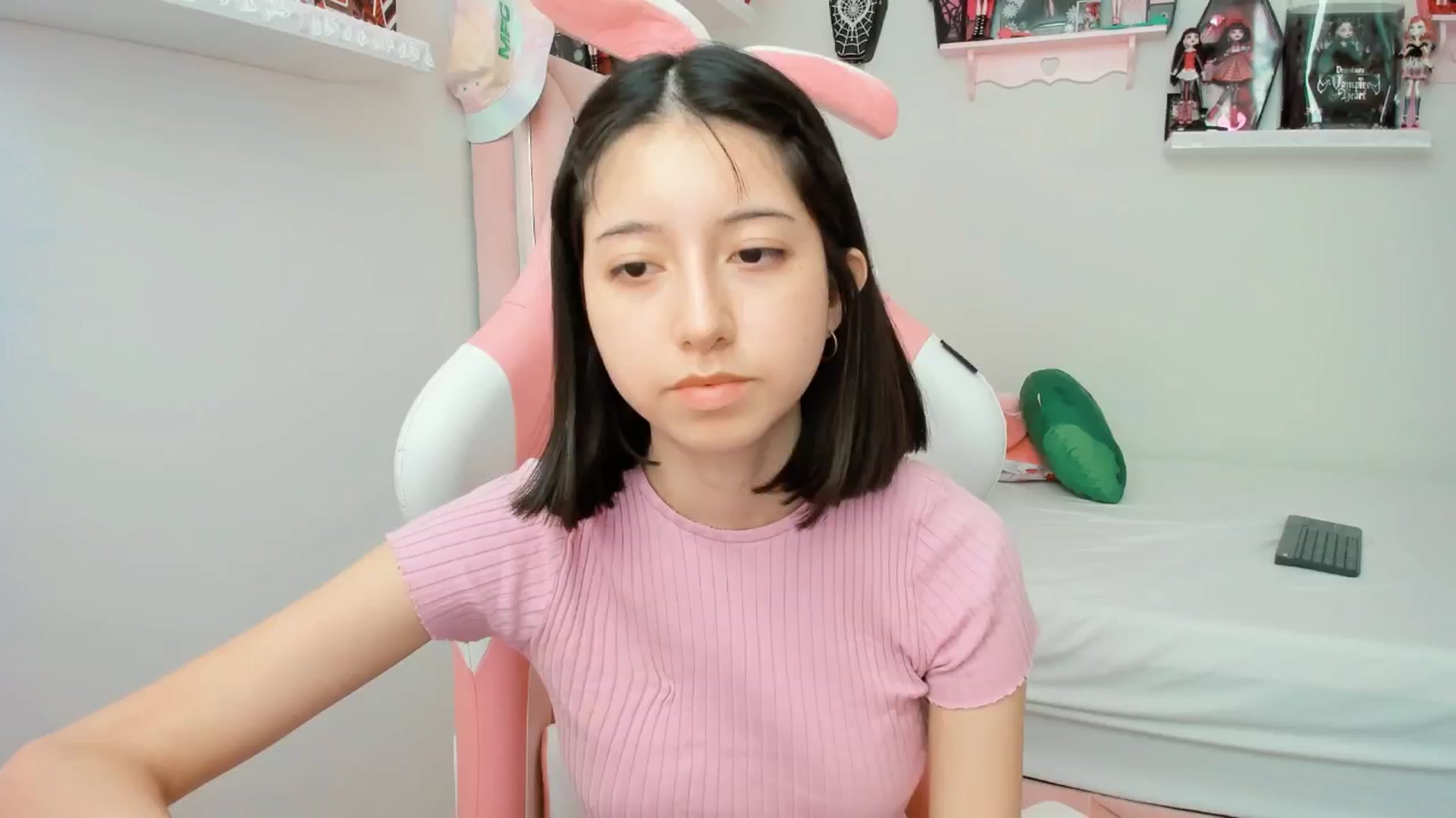 Gallery image thumbnail from Cherrycute666's myfreecams stream on, 02/03/2025, 22:52 image 6 of 20