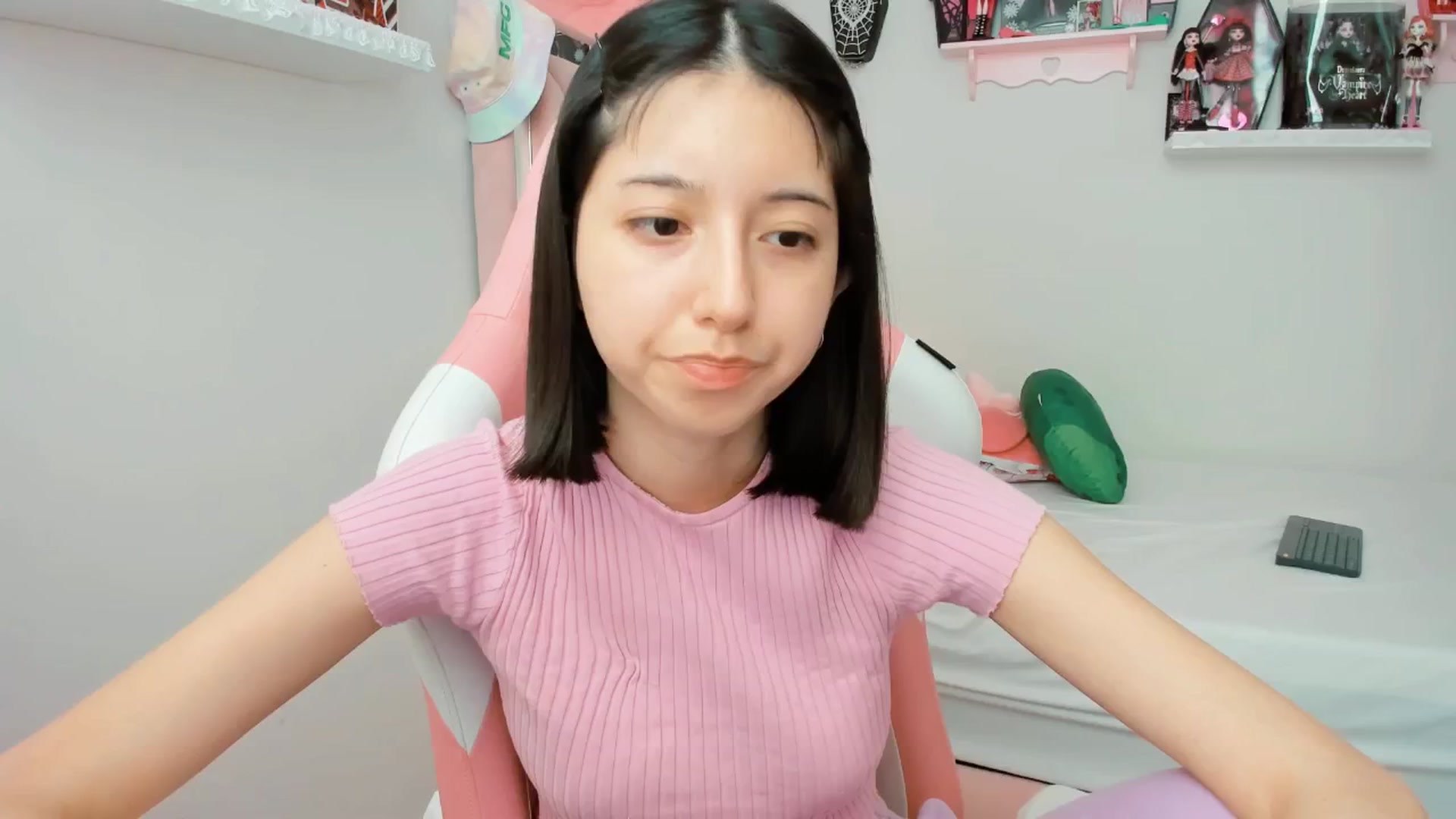 Gallery image thumbnail from Cherrycute666's myfreecams stream on, 02/03/2025, 22:52 image 4 of 20