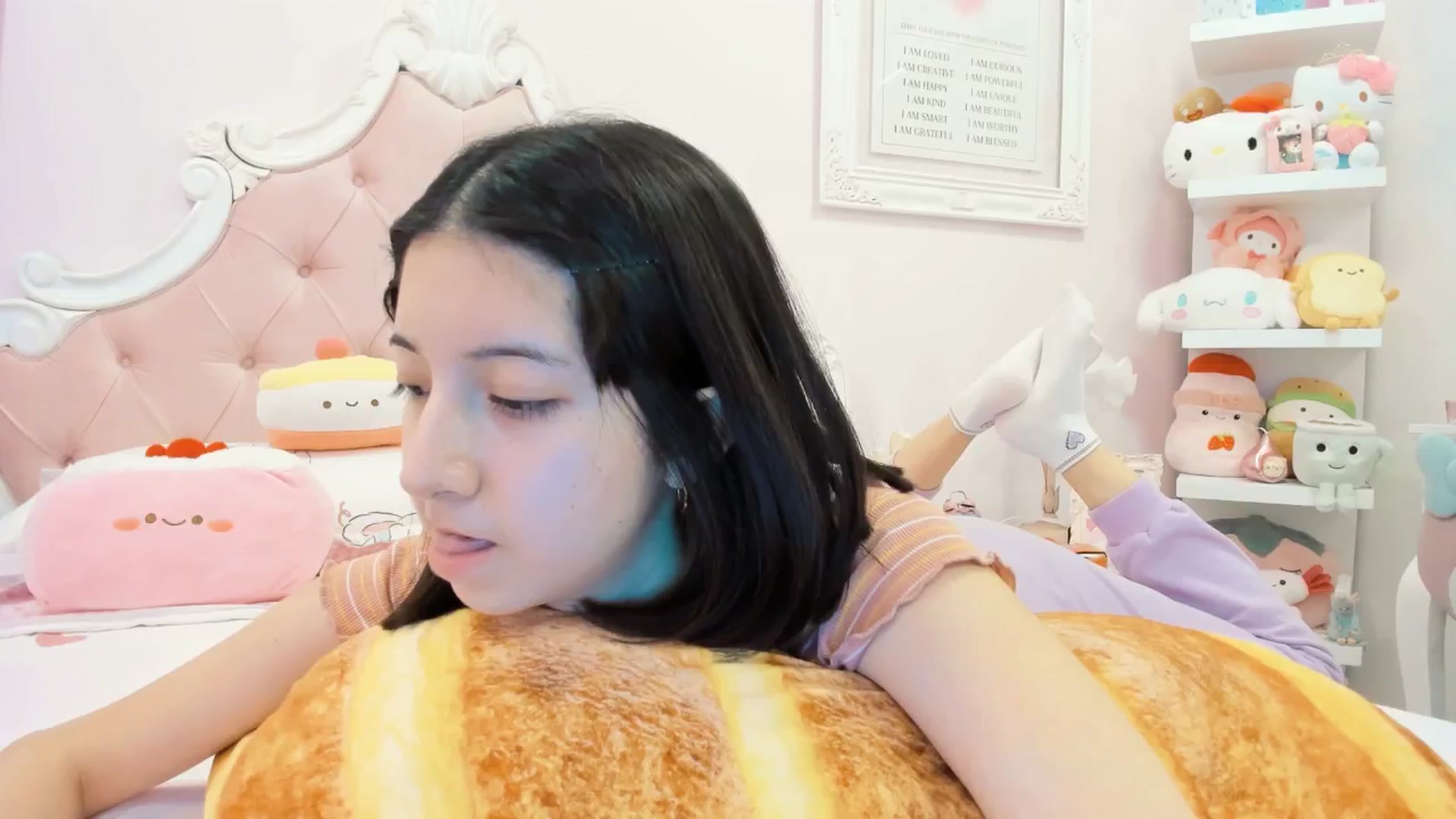 Gallery image thumbnail from Cherrycute666's myfreecams stream on, 02/03/2025, 23:59 image 7 of 20