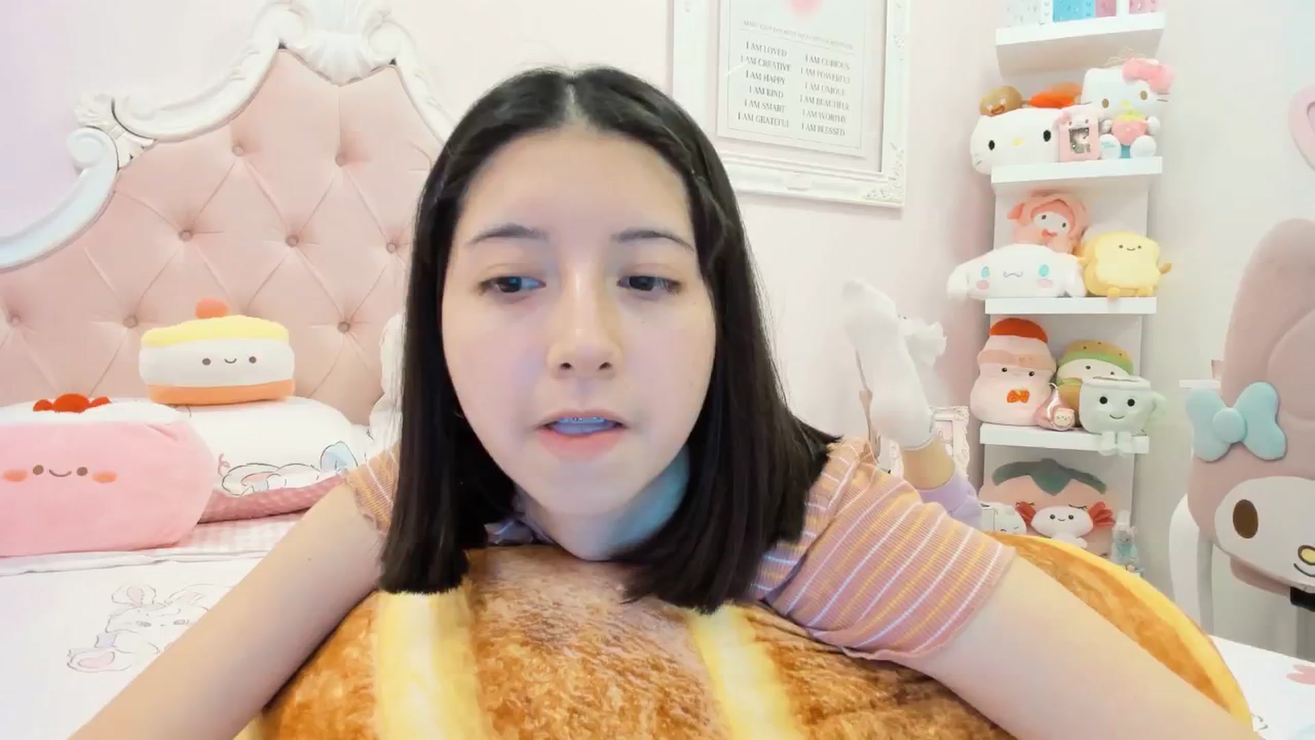 Gallery image thumbnail from Cherrycute666's myfreecams stream on, 02/03/2025, 23:59 image 13 of 20