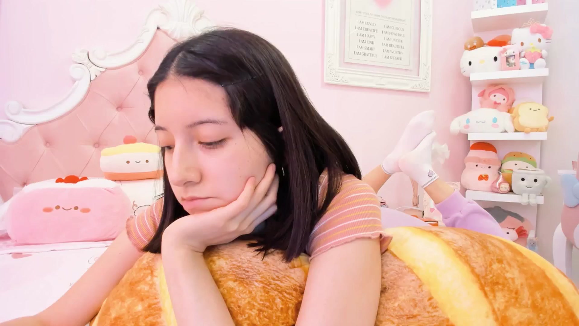 Gallery image thumbnail from Cherrycute666's myfreecams stream on, 02/03/2025, 23:59 image 4 of 20