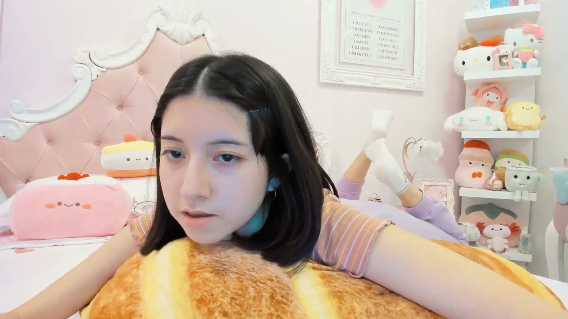 Gallery image thumbnail from Cherrycute666's myfreecams stream on, 02/03/2025, 23:59 image 8 of 20