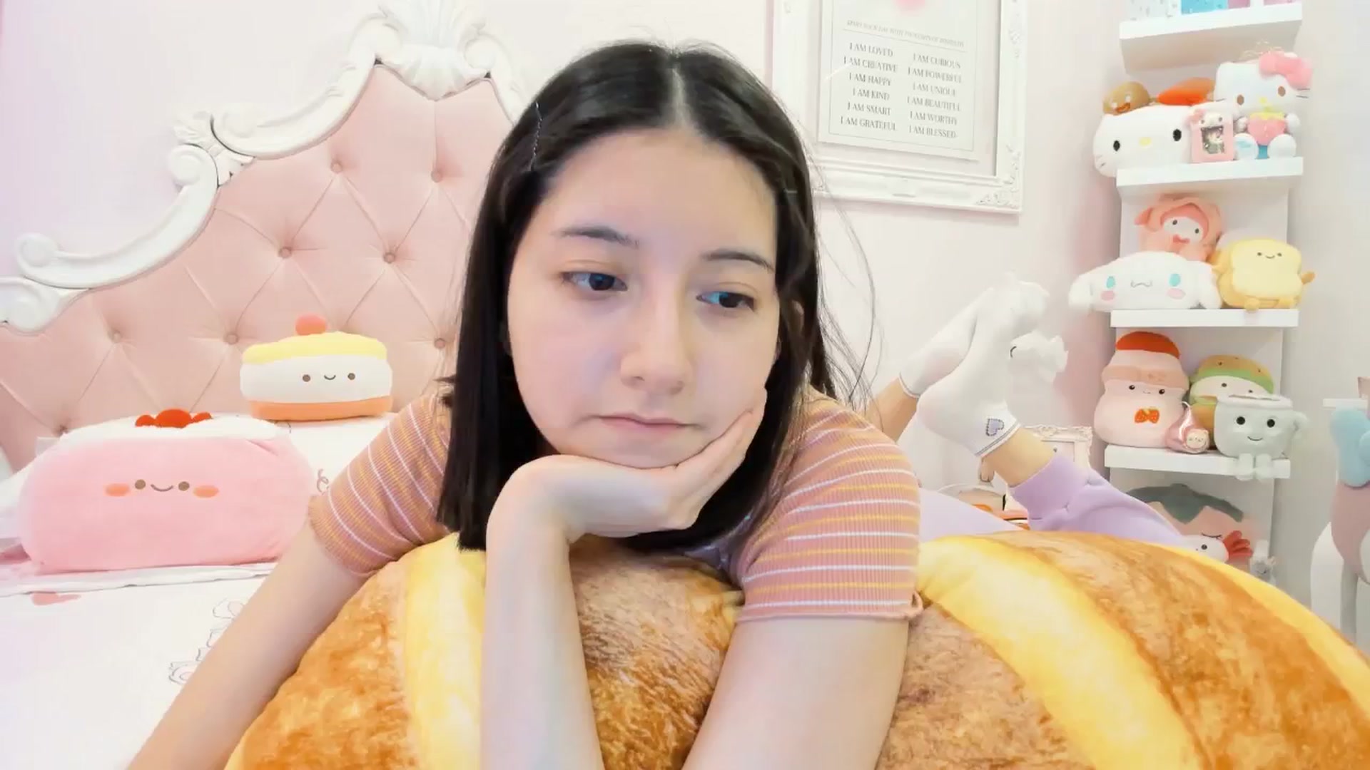 Gallery image thumbnail from Cherrycute666's myfreecams stream on, 02/03/2025, 23:59 image 1 of 20