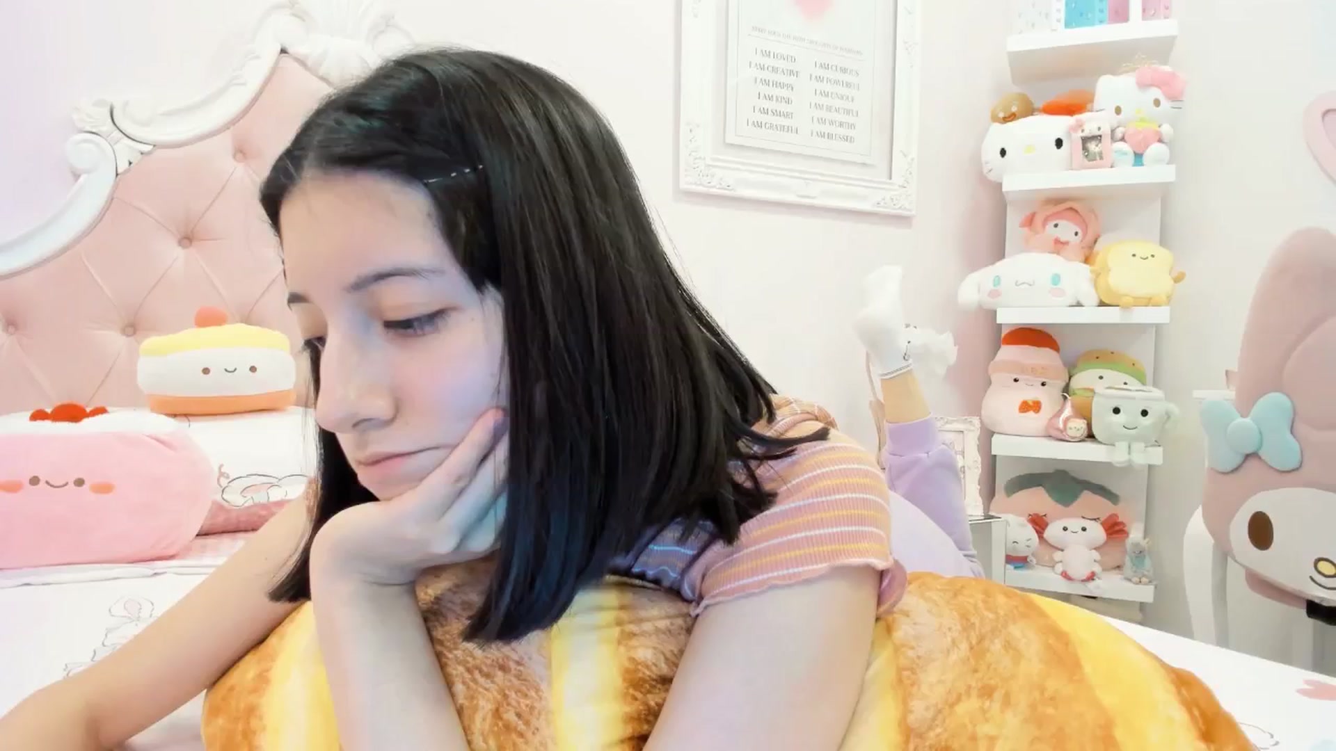 Gallery image thumbnail from Cherrycute666's myfreecams stream on, 02/03/2025, 23:59 image 10 of 20