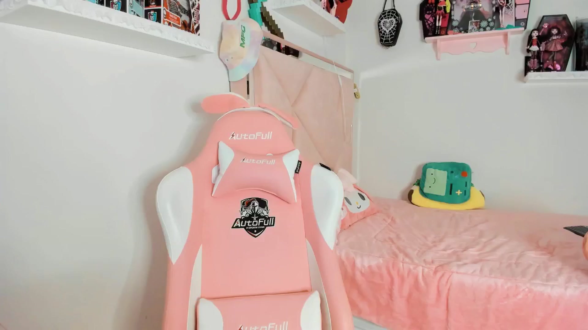 Gallery image thumbnail from Cherrycute666's myfreecams stream on, 02/04/2025, 07:59 image 20 of 20