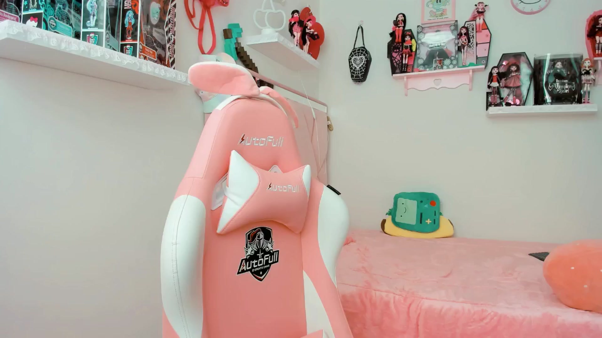 Gallery image thumbnail from Cherrycute666's myfreecams stream on, 02/04/2025, 18:56 image 19 of 20