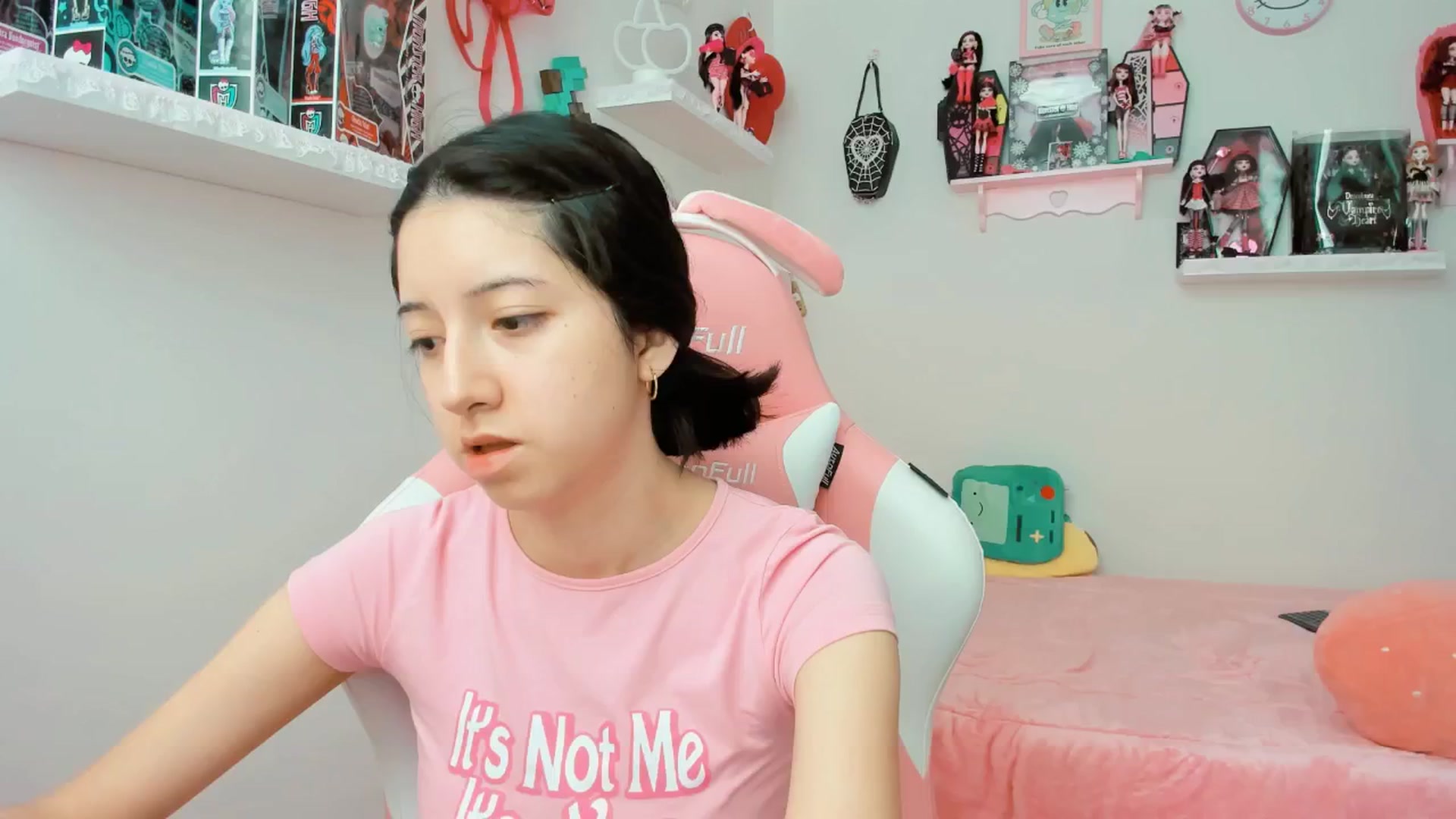 Gallery image thumbnail from Cherrycute666's myfreecams stream on, 02/04/2025, 18:56 image 20 of 20