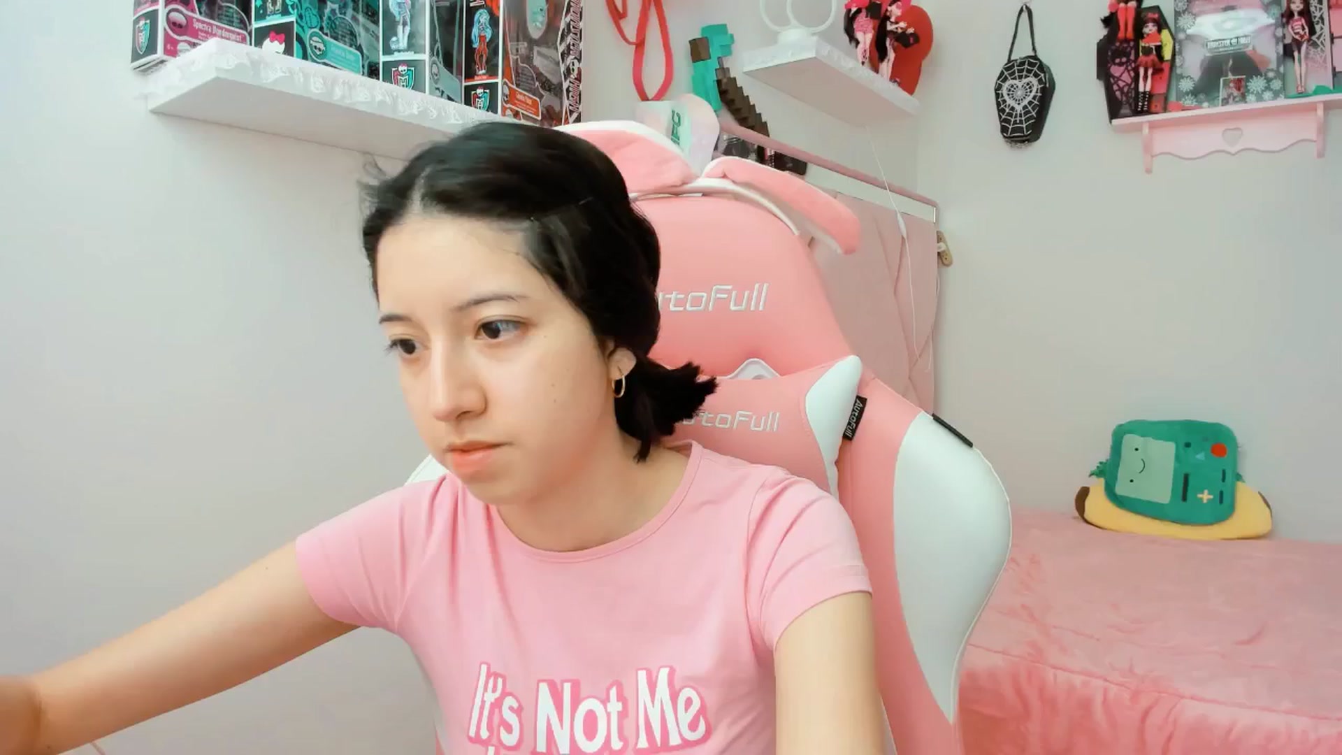 Gallery image thumbnail from Cherrycute666's myfreecams stream on, 02/04/2025, 18:56 image 8 of 20
