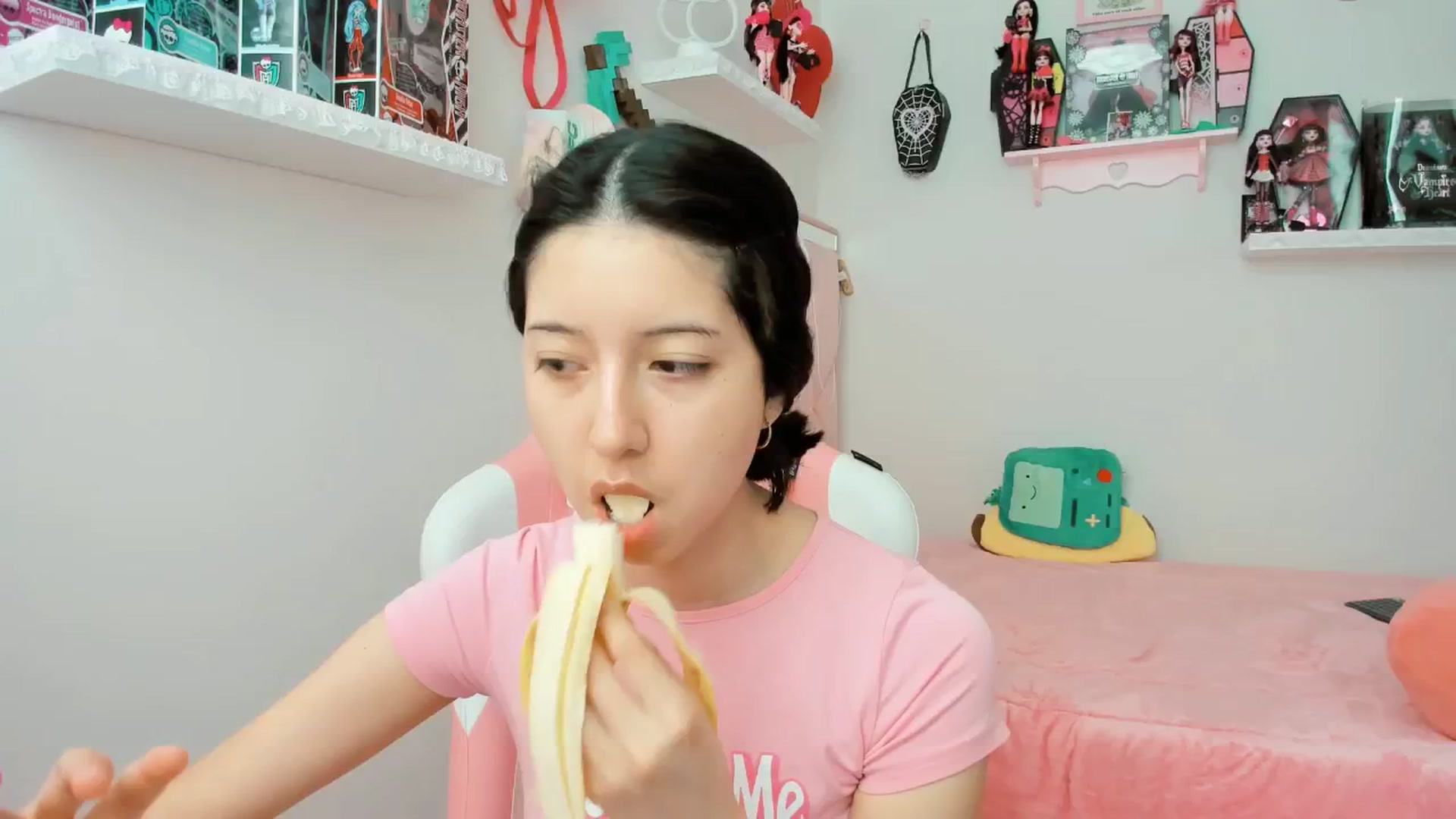 Gallery image thumbnail from Cherrycute666's myfreecams stream on, 02/04/2025, 18:56 image 5 of 20