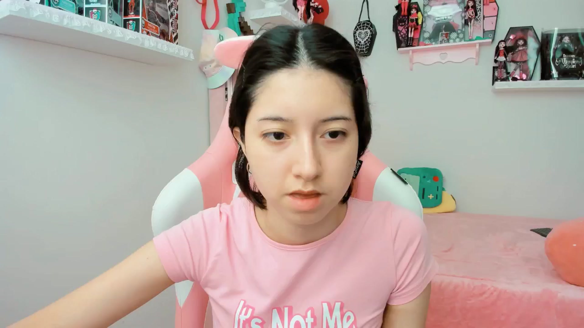 Gallery image thumbnail from Cherrycute666's myfreecams stream on, 02/04/2025, 18:56 image 12 of 20