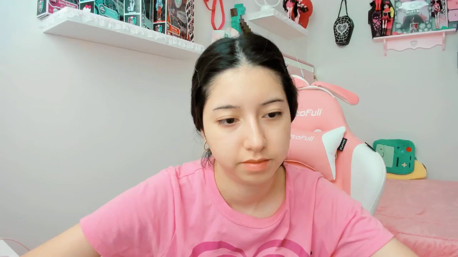 Gallery image thumbnail from Cherrycute666's myfreecams stream on, 02/04/2025, 18:56 image 3 of 20