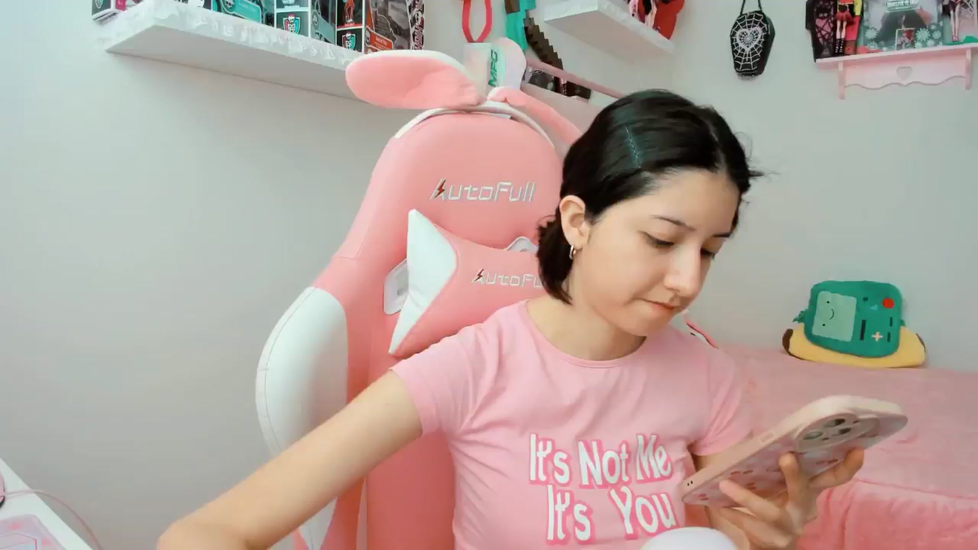 Gallery image thumbnail from Cherrycute666's myfreecams stream on, 02/04/2025, 18:56 image 9 of 20