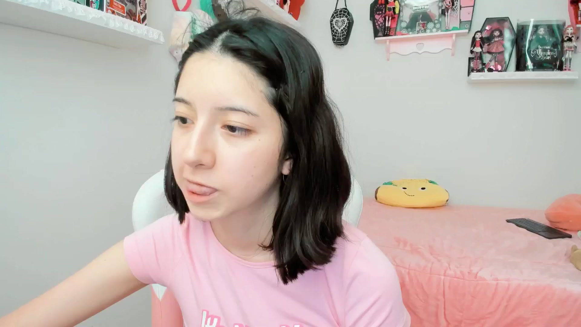 Gallery image thumbnail from Cherrycute666's myfreecams stream on, 02/04/2025, 23:04 image 1 of 20