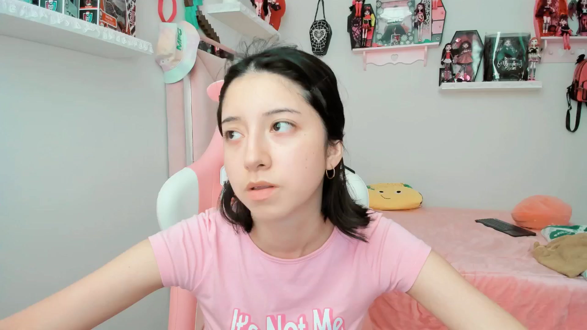 Gallery image thumbnail from Cherrycute666's myfreecams stream on, 02/04/2025, 23:04 image 5 of 20