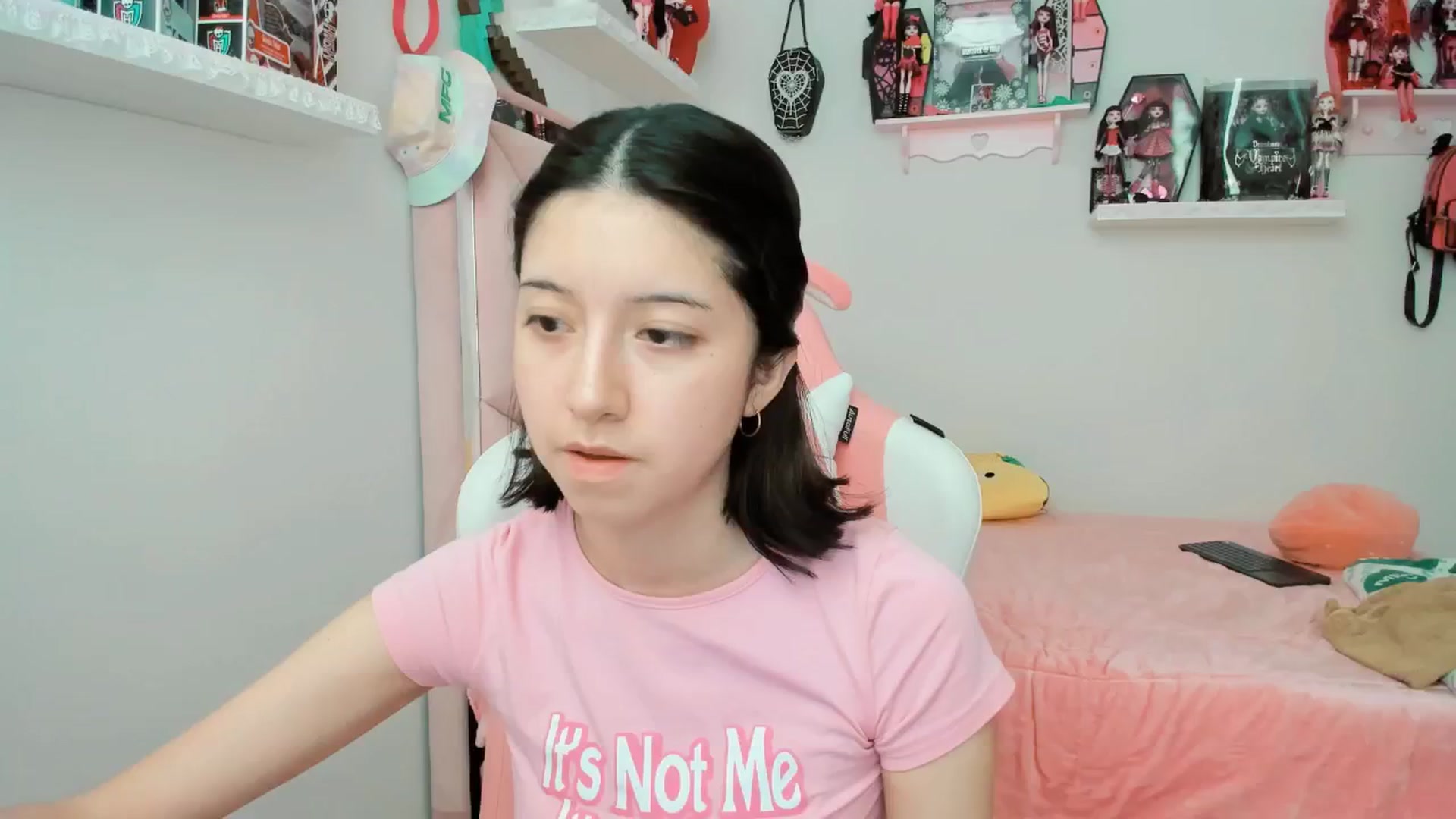 Gallery image thumbnail from Cherrycute666's myfreecams stream on, 02/04/2025, 23:04 image 13 of 20