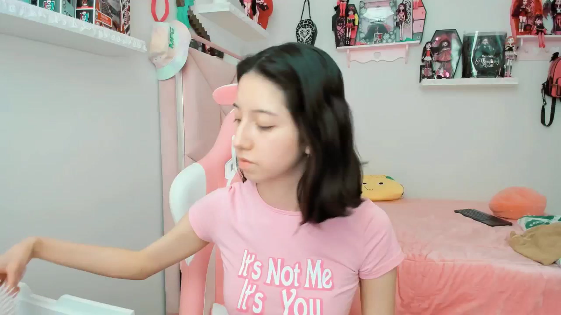 Gallery image thumbnail from Cherrycute666's myfreecams stream on, 02/04/2025, 23:04 image 8 of 20