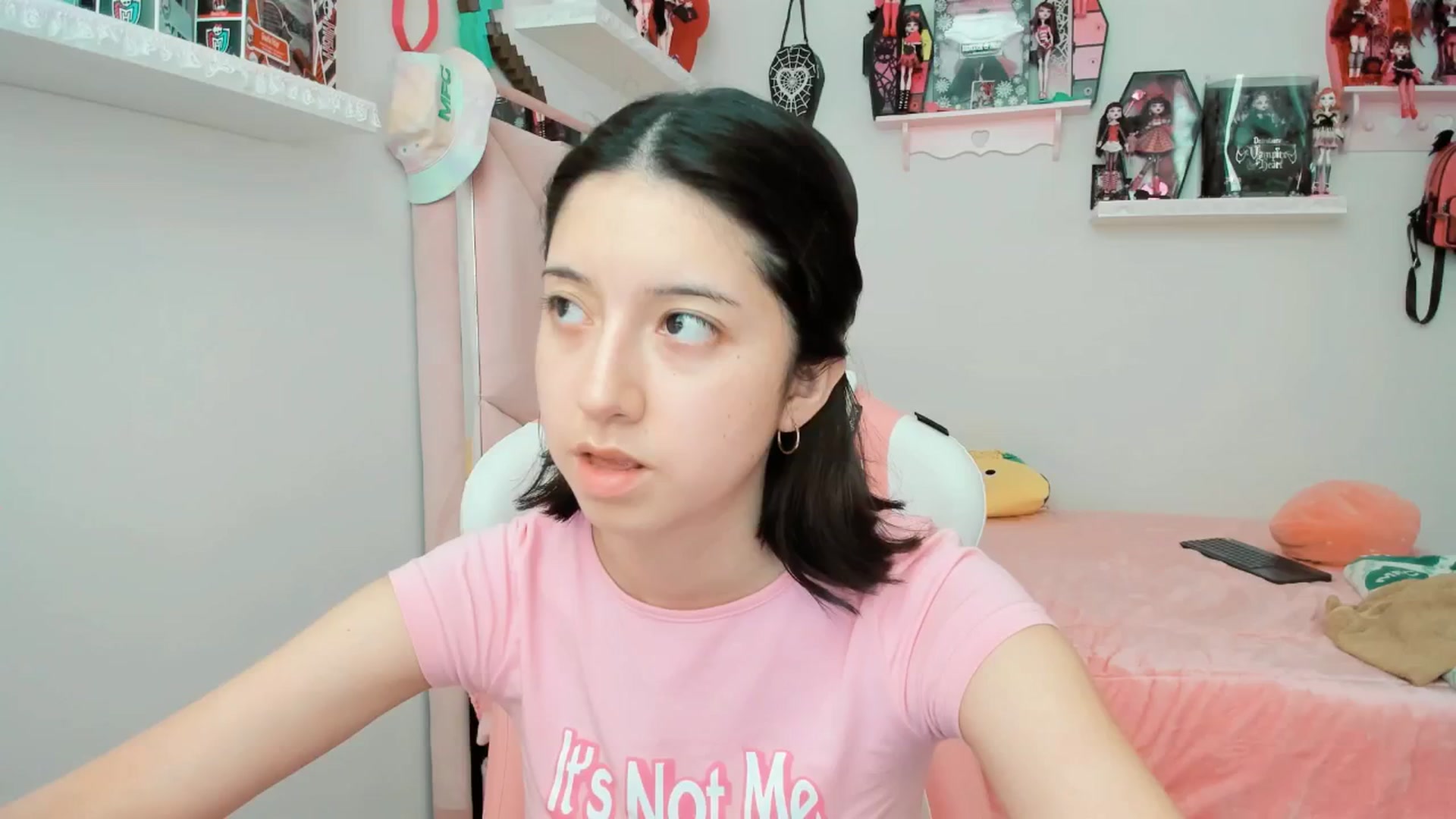 Gallery image thumbnail from Cherrycute666's myfreecams stream on, 02/04/2025, 23:04 image 14 of 20