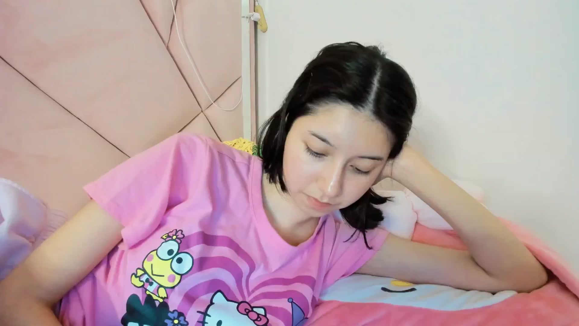 Gallery image thumbnail from Cherrycute666's myfreecams stream on, 02/05/2025, 06:59 image 6 of 20