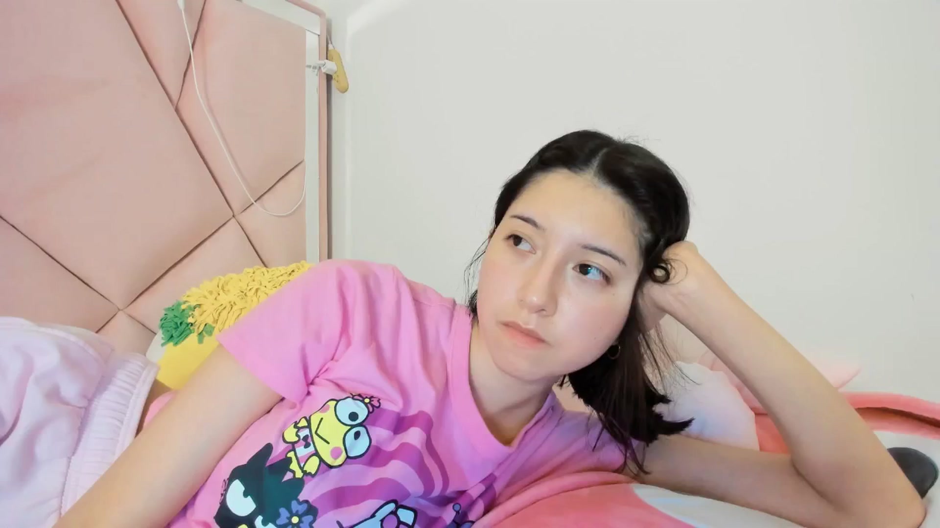 Gallery image thumbnail from Cherrycute666's myfreecams stream on, 02/05/2025, 06:59 image 18 of 20