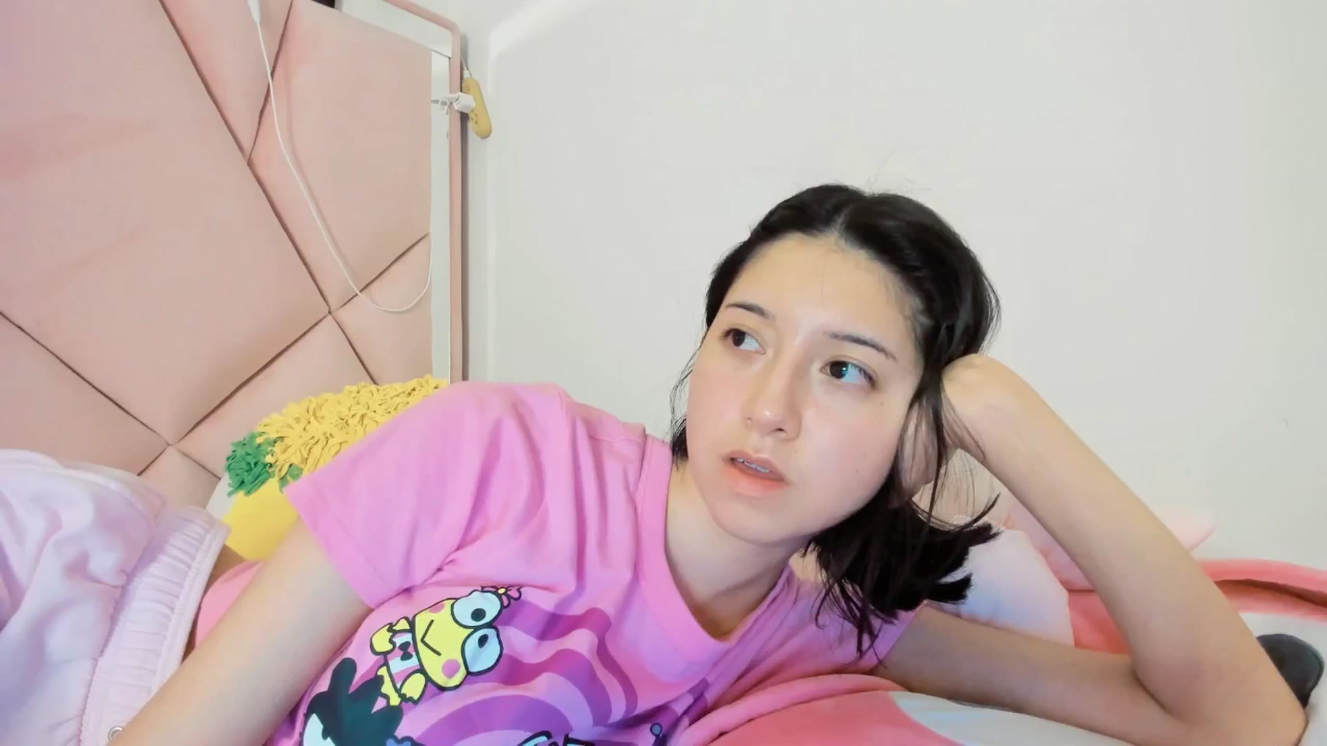 Gallery image thumbnail from Cherrycute666's myfreecams stream on, 02/05/2025, 06:59 image 17 of 20