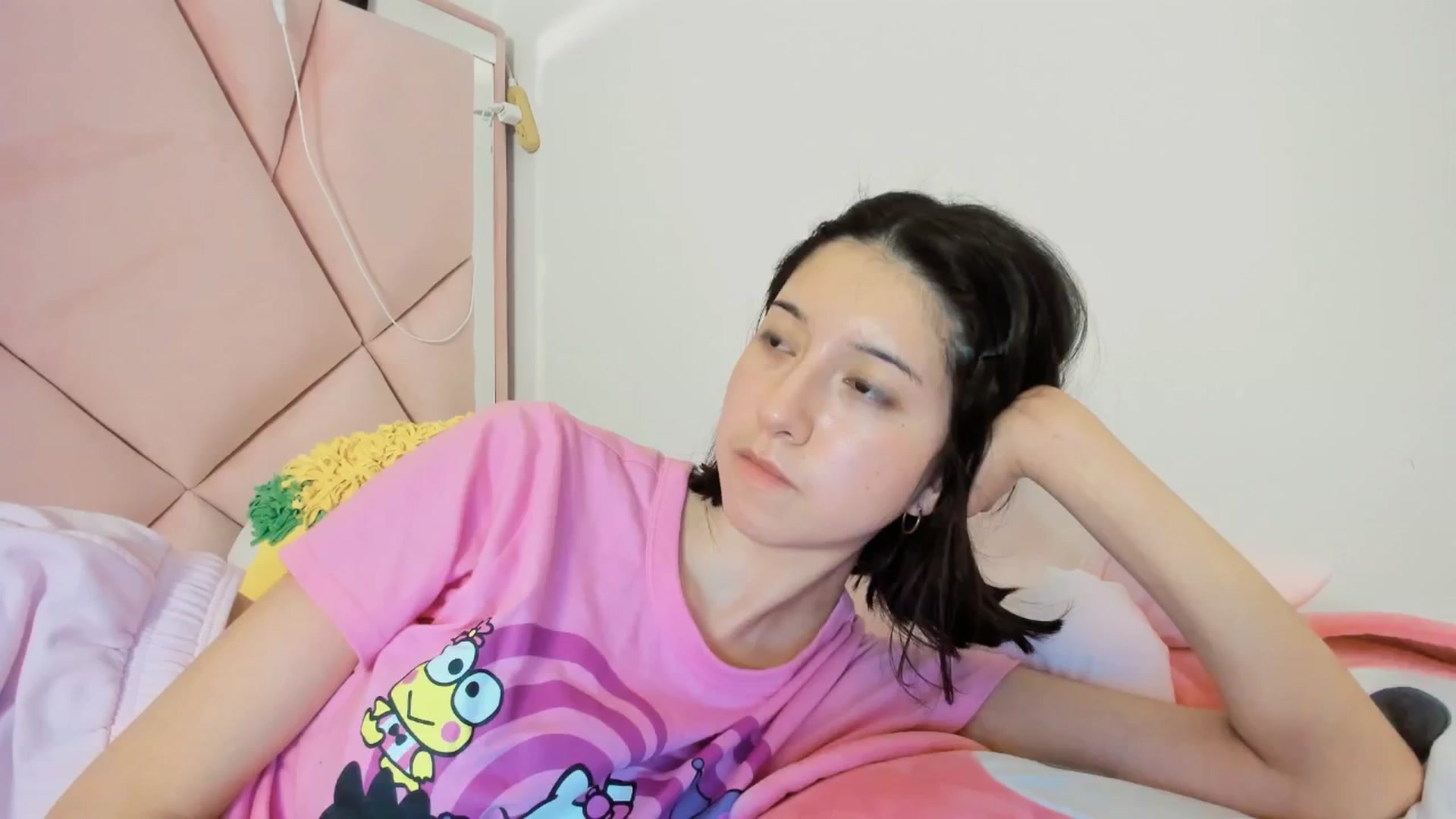 Gallery image thumbnail from Cherrycute666's myfreecams stream on, 02/05/2025, 06:59 image 15 of 20