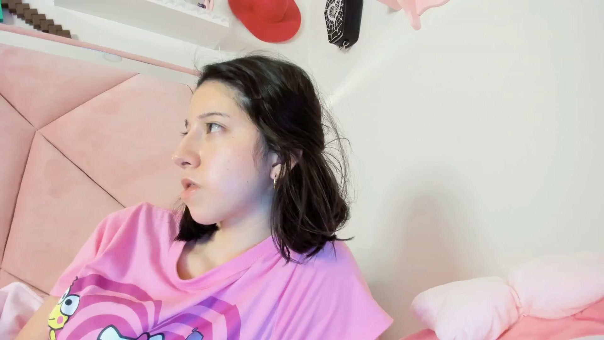 Gallery image thumbnail from Cherrycute666's myfreecams stream on, 02/05/2025, 06:59 image 13 of 20