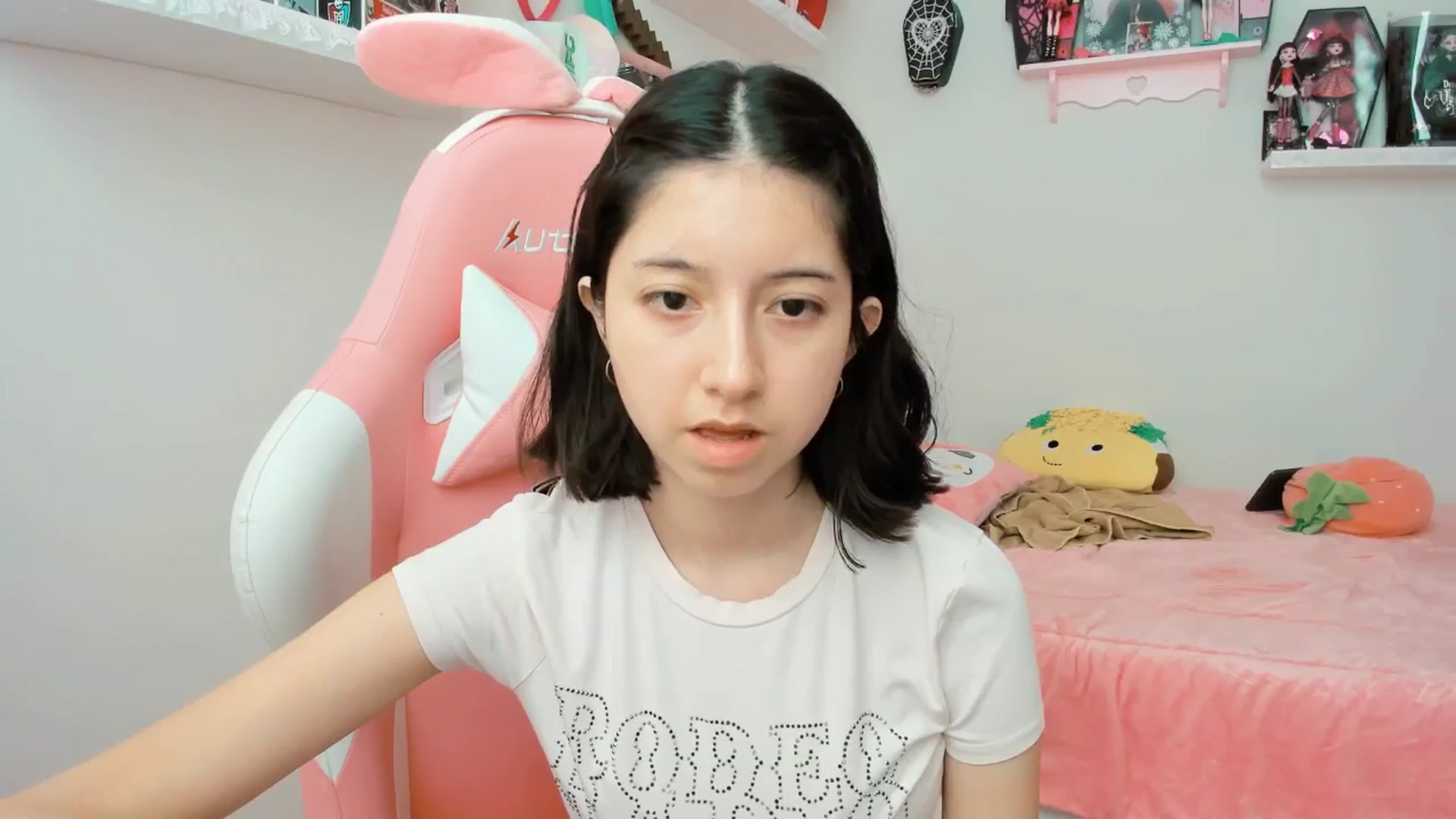 Gallery image thumbnail from Cherrycute666's myfreecams stream on, 02/05/2025, 23:02 image 15 of 20