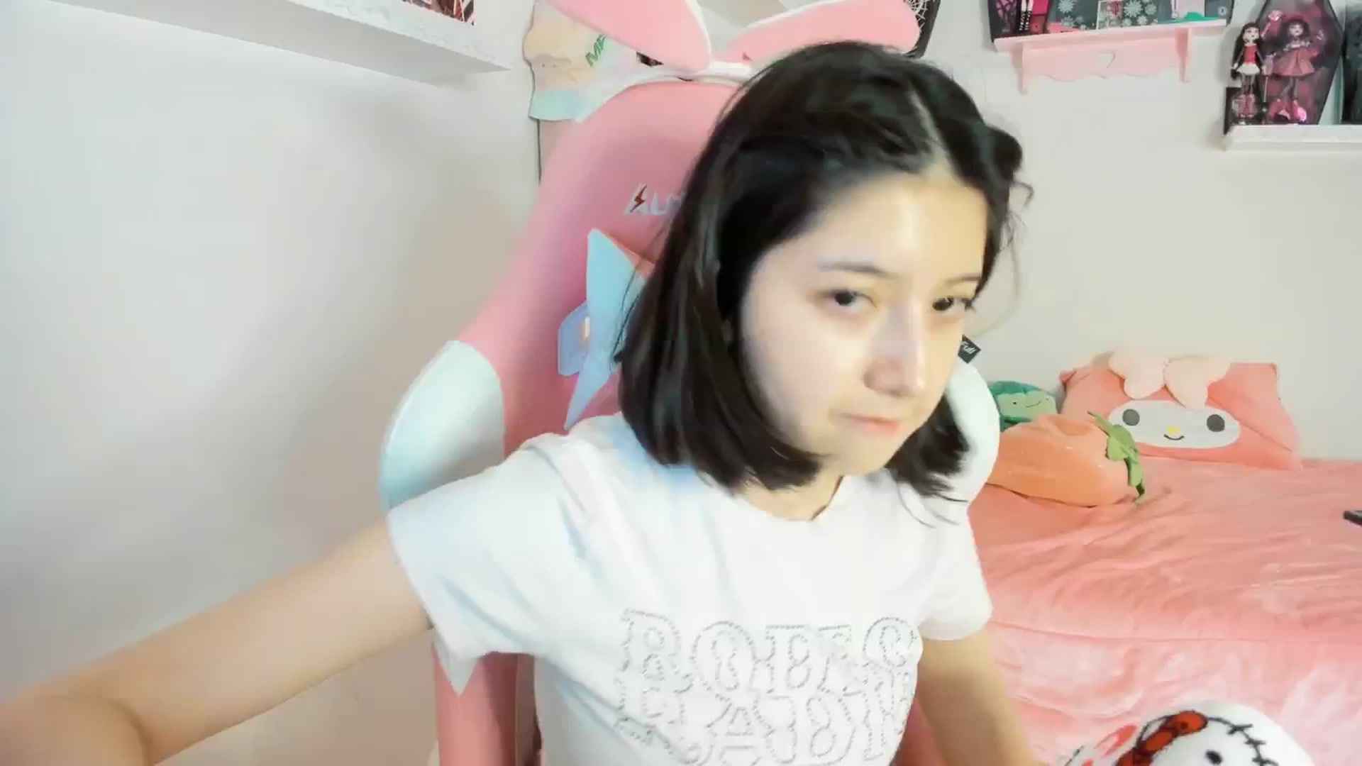 Gallery image thumbnail from Cherrycute666's myfreecams stream on, 02/06/2025, 08:35 image 11 of 20