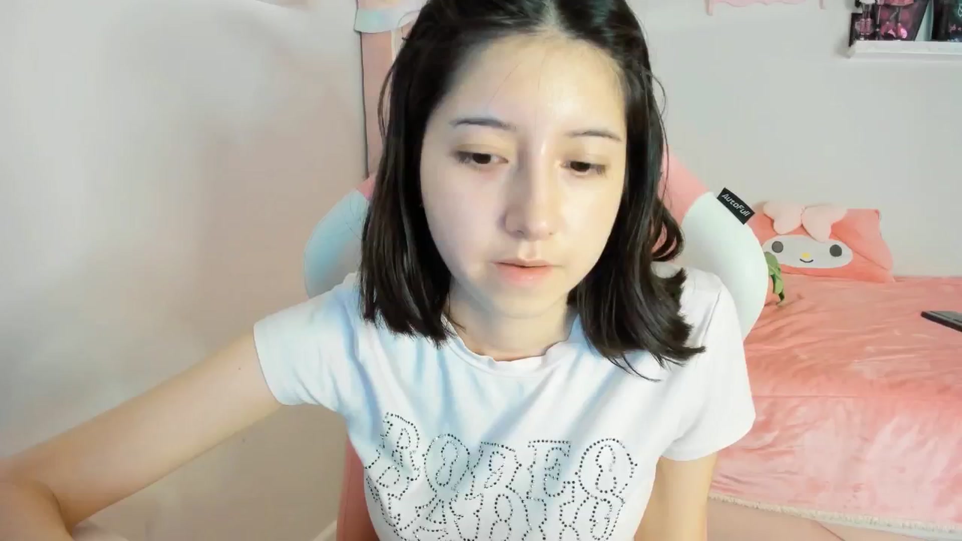 Gallery image thumbnail from Cherrycute666's myfreecams stream on, 02/06/2025, 08:35 image 15 of 20