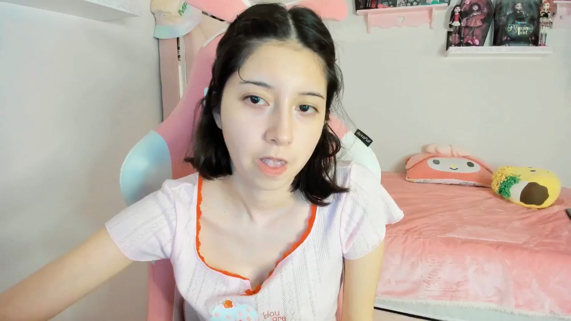 Gallery image thumbnail from Cherrycute666's myfreecams stream on, 02/07/2025, 07:31 image 16 of 20