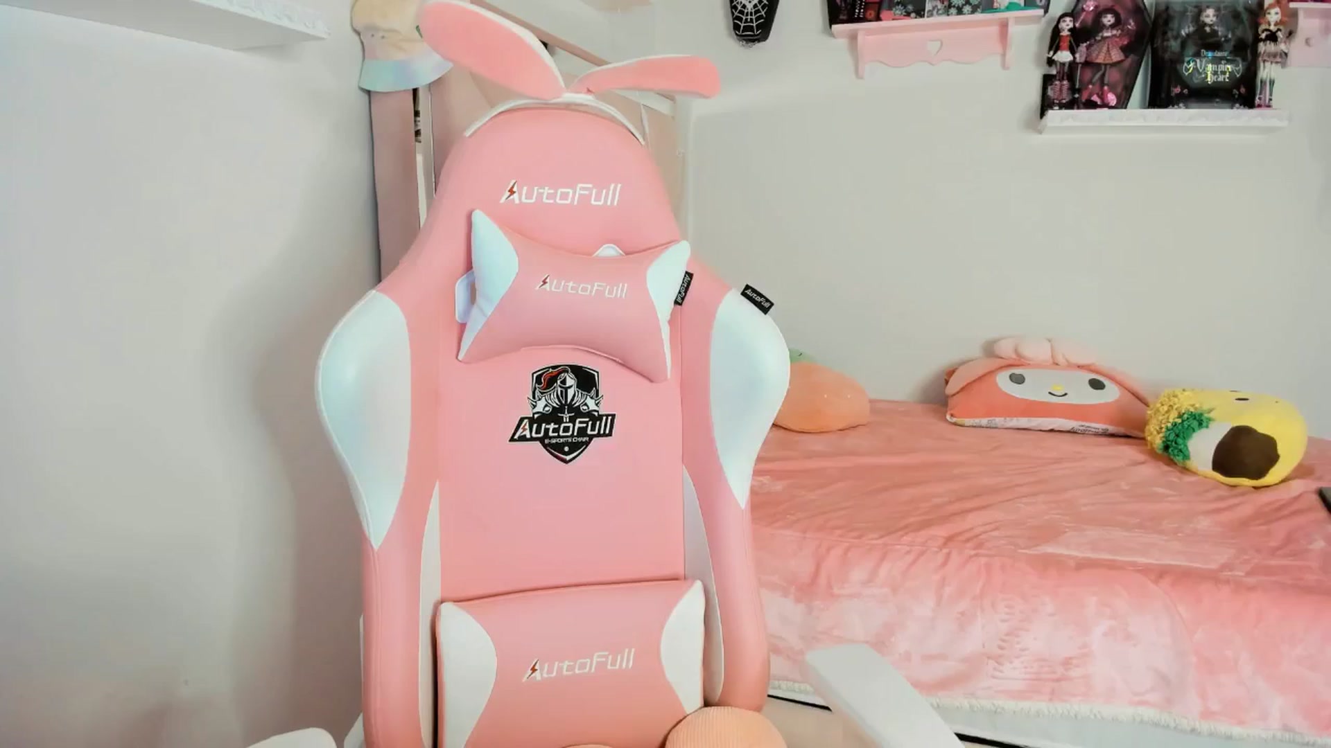 Gallery image thumbnail from Cherrycute666's myfreecams stream on, 02/07/2025, 07:31 image 15 of 20