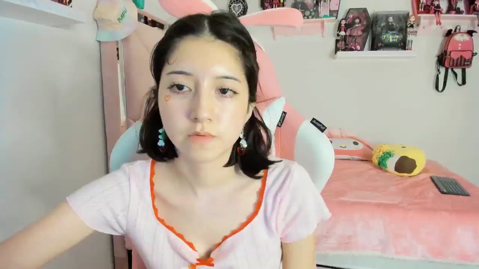 Gallery image thumbnail from Cherrycute666's myfreecams stream on, 02/07/2025, 07:31 image 11 of 20