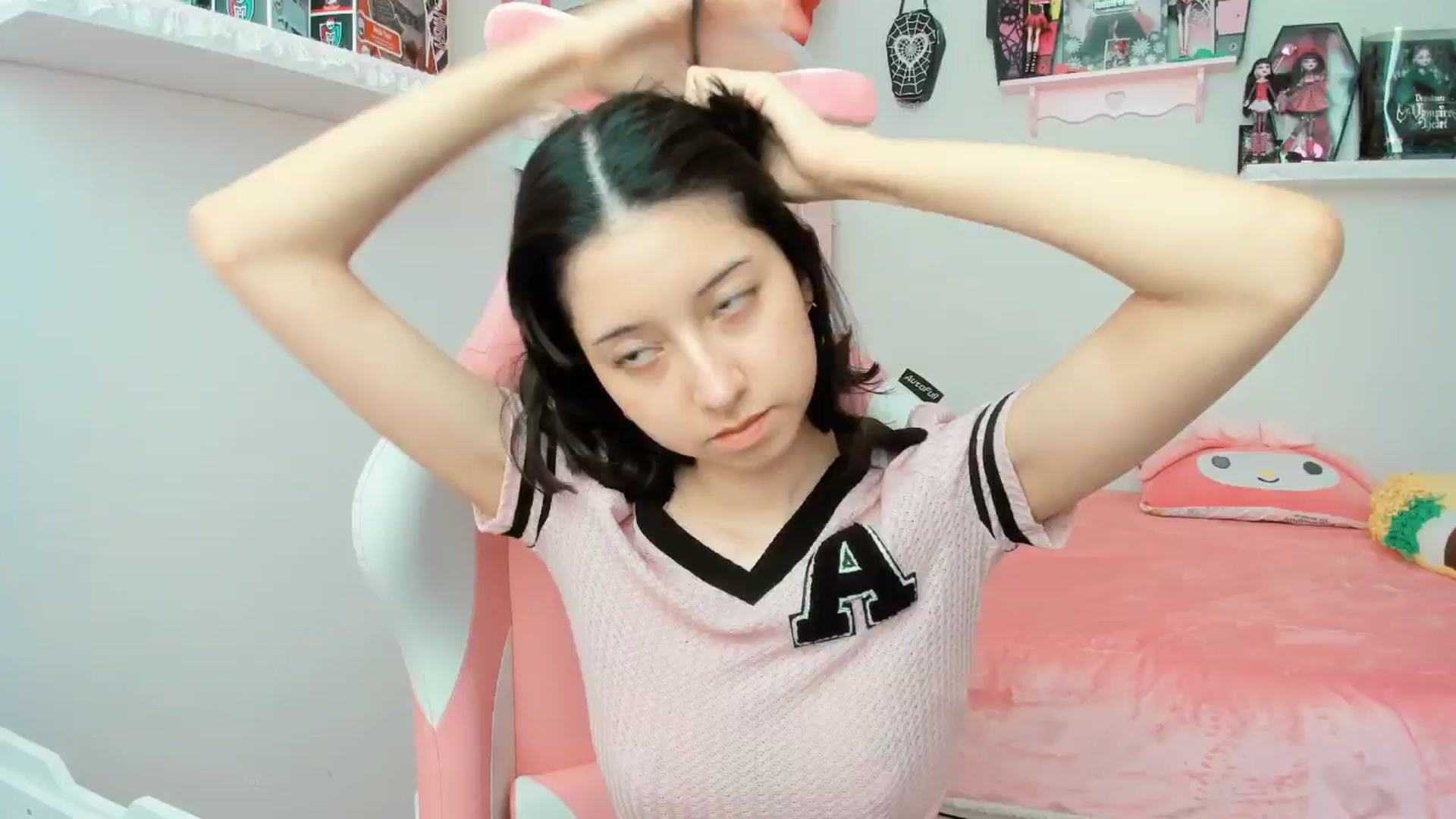 Gallery image thumbnail from Cherrycute666's myfreecams stream on, 02/07/2025, 20:18 image 7 of 20