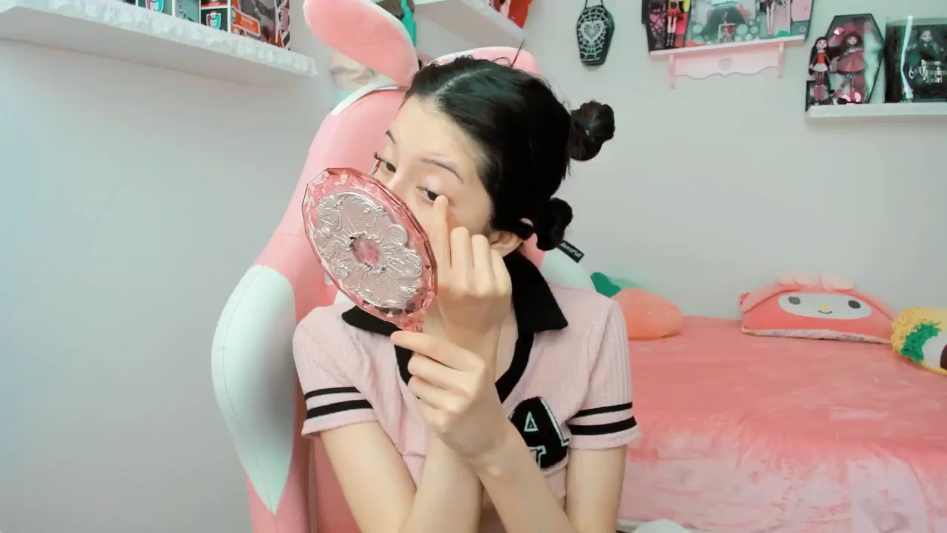 Gallery image thumbnail from Cherrycute666's myfreecams stream on, 02/07/2025, 20:18 image 20 of 20
