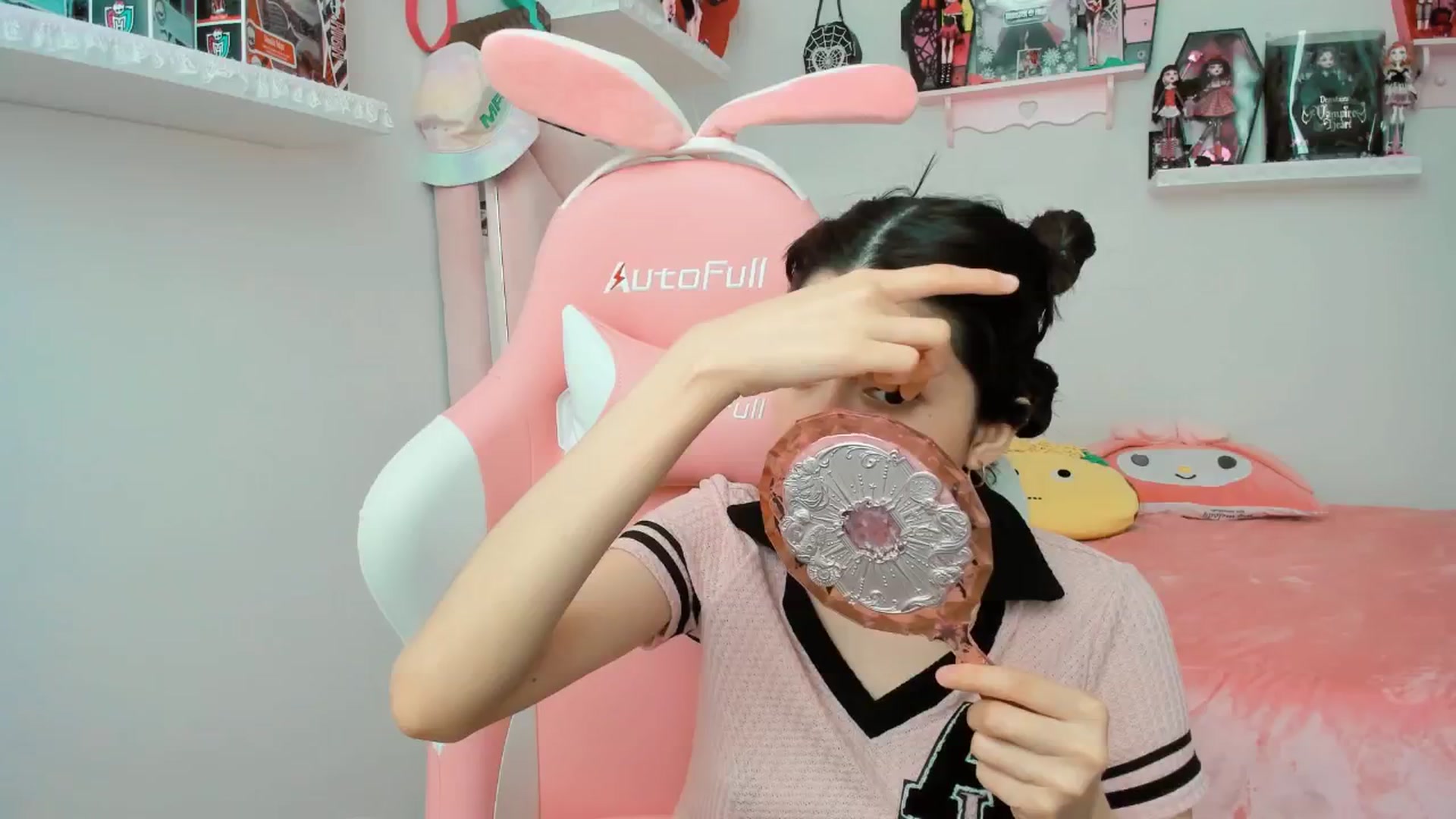 Gallery image thumbnail from Cherrycute666's myfreecams stream on, 02/07/2025, 22:53 image 1 of 20