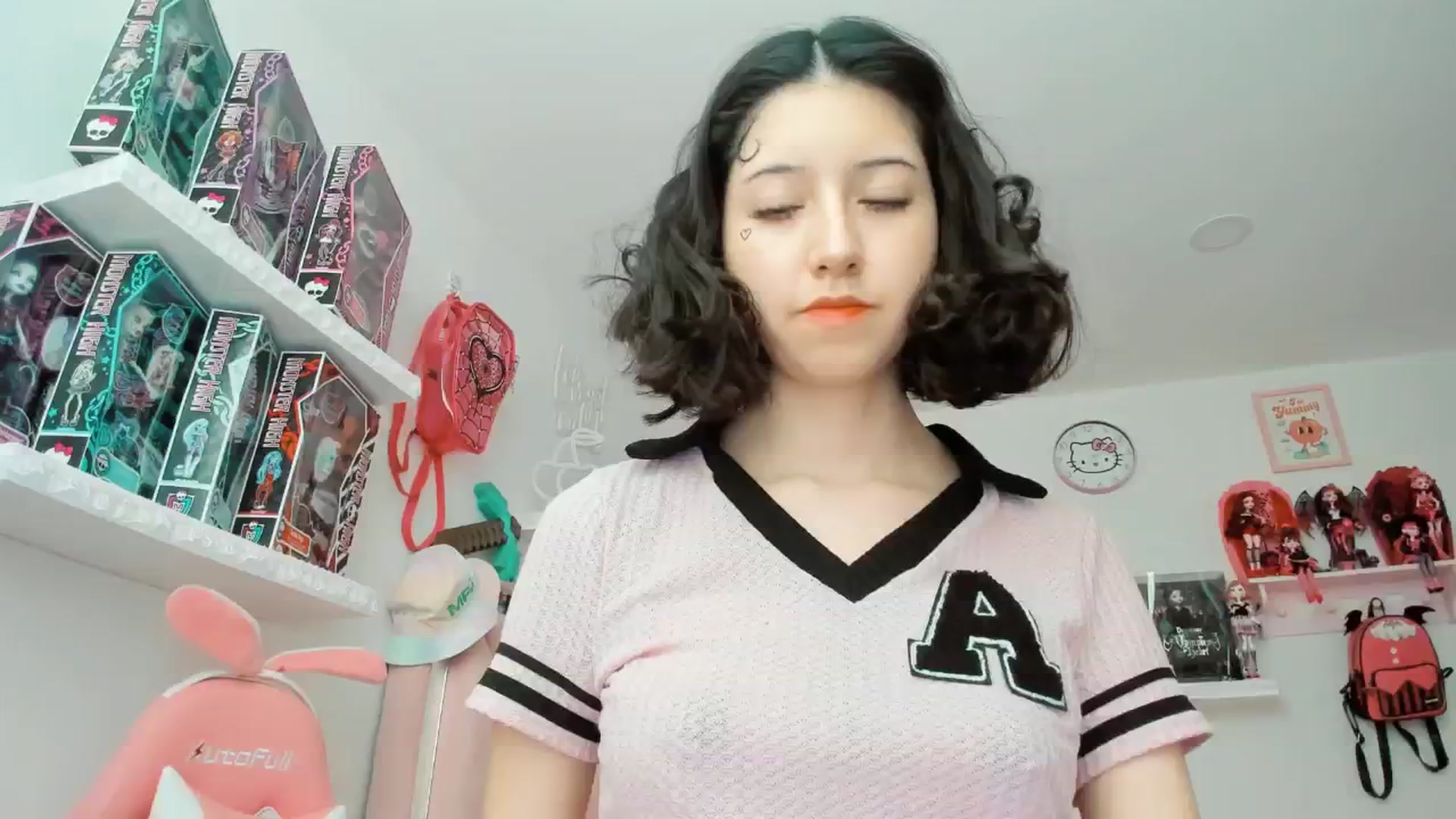 Gallery image thumbnail from Cherrycute666's myfreecams stream on, 02/07/2025, 23:46 image 4 of 20
